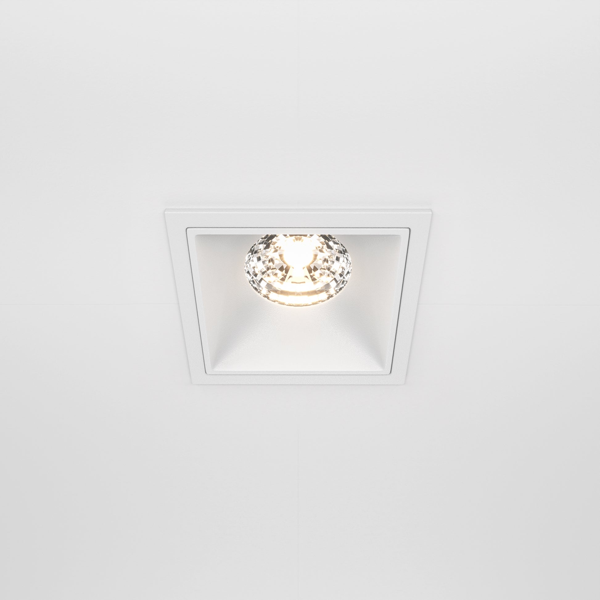 Maytoni DL043-01-15W3K-D-SQ-W