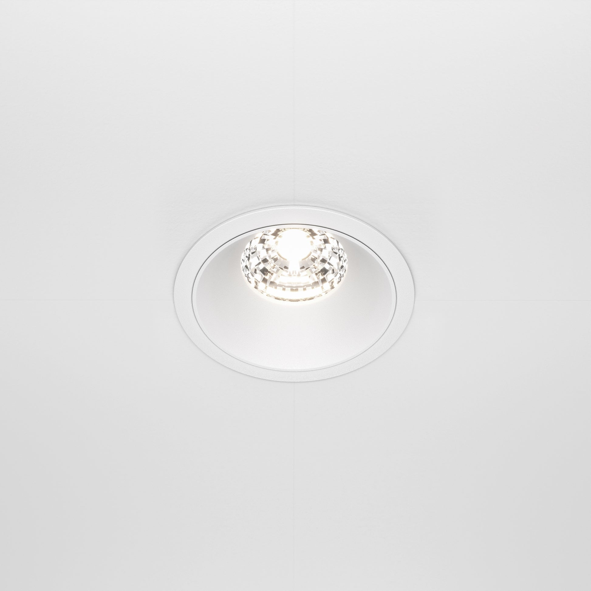 Maytoni DL043-01-15W4K-D-RD-W