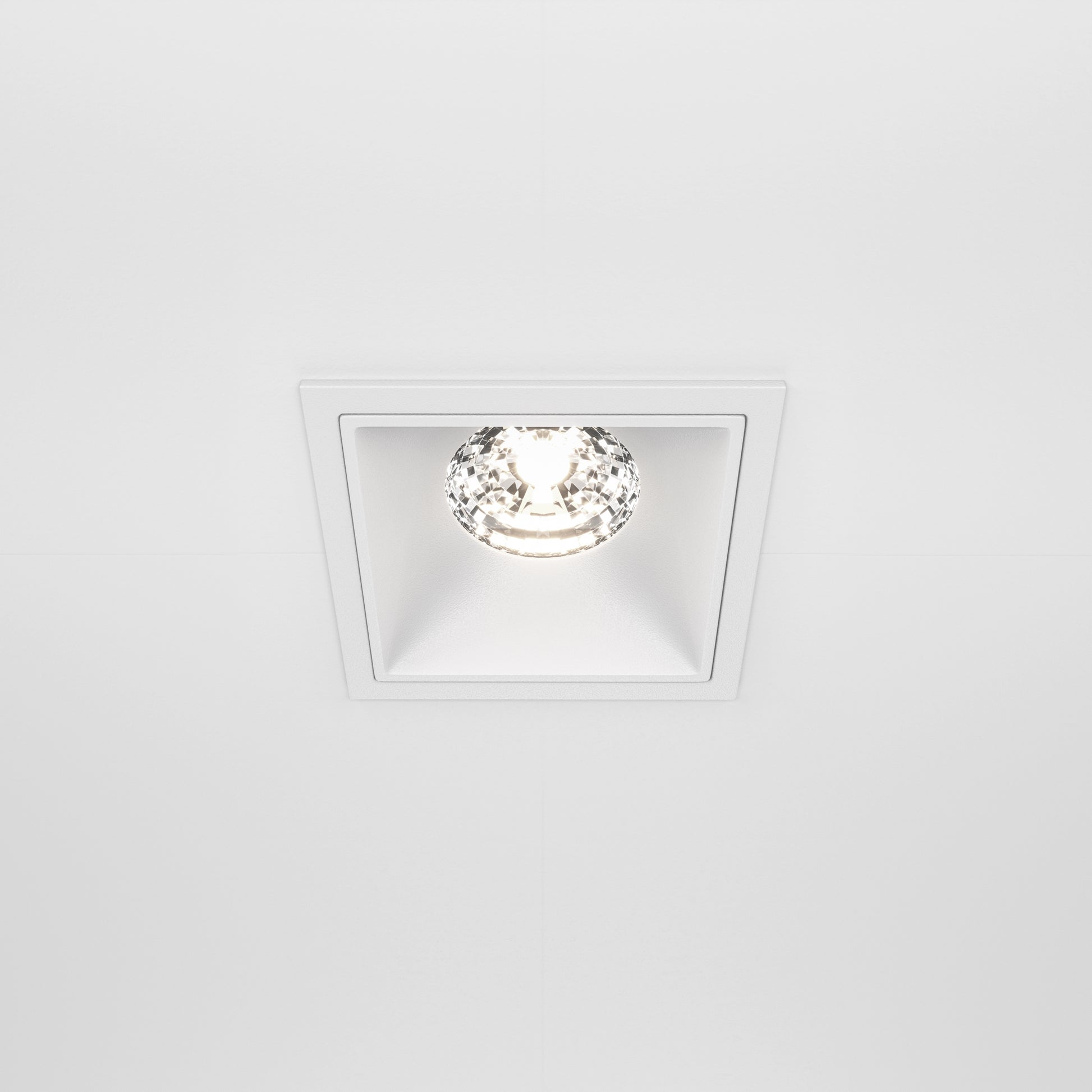 Maytoni DL043-01-15W4K-D-SQ-W