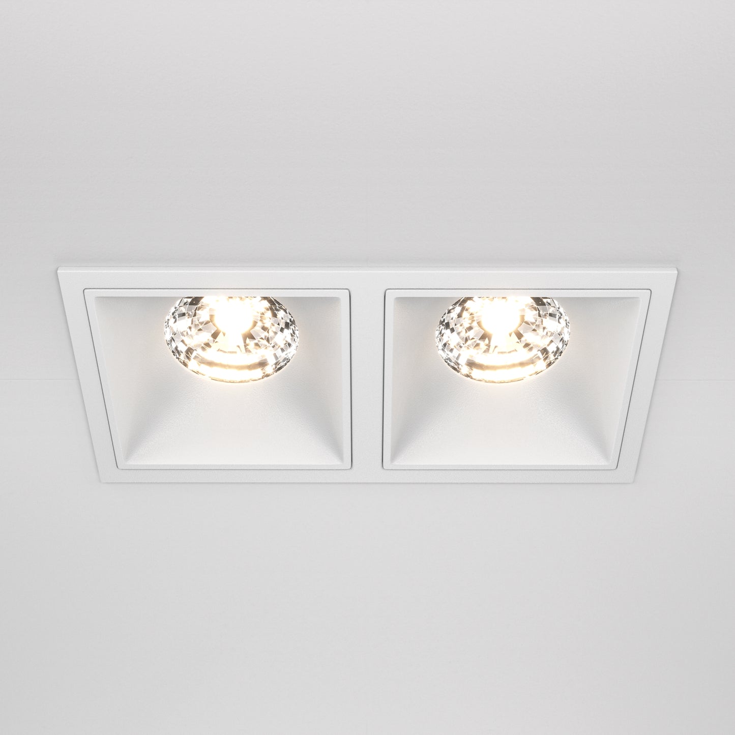 Maytoni DL043-02-15W3K-SQ-W