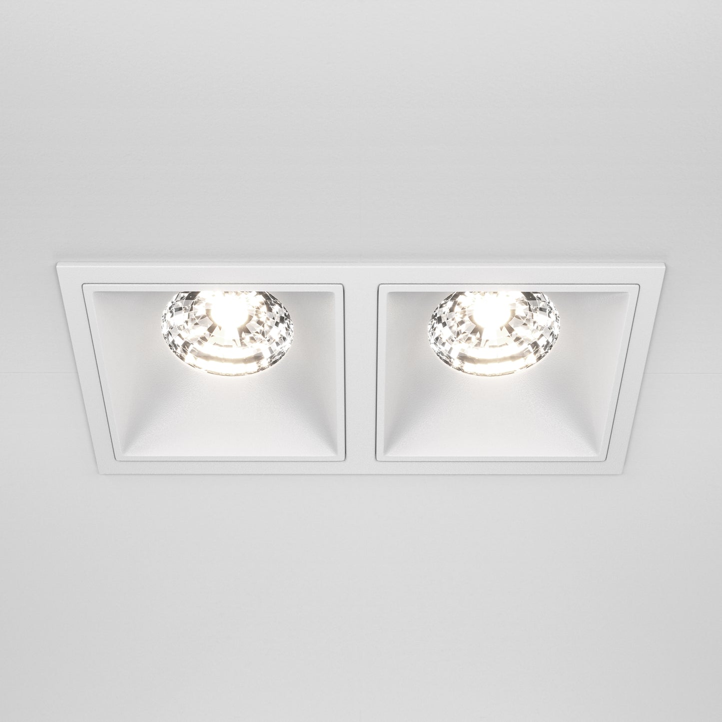 Maytoni DL043-02-15W4K-SQ-W