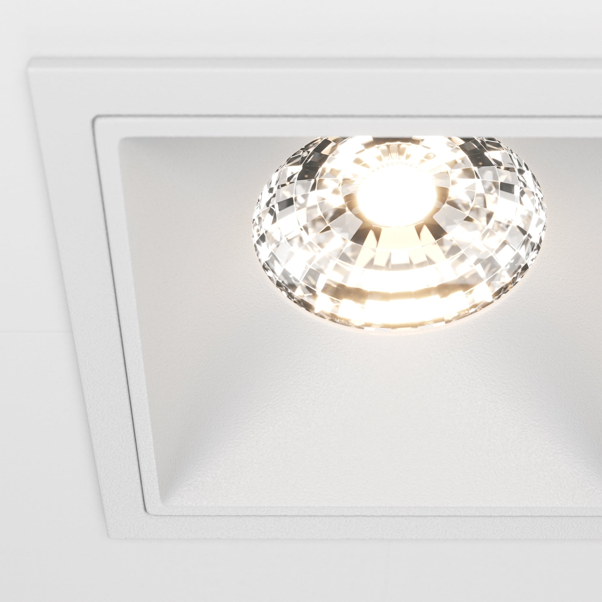 Maytoni DL043-01-15W3K-D-SQ-W