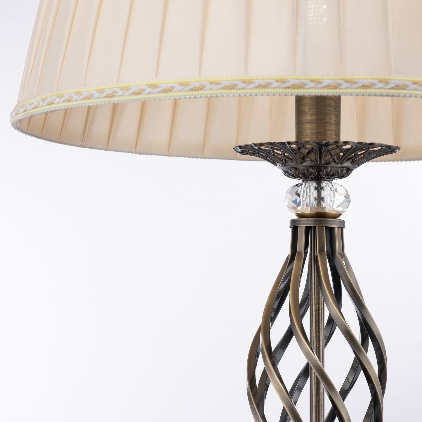 Maytoni RC247-FL-01-R